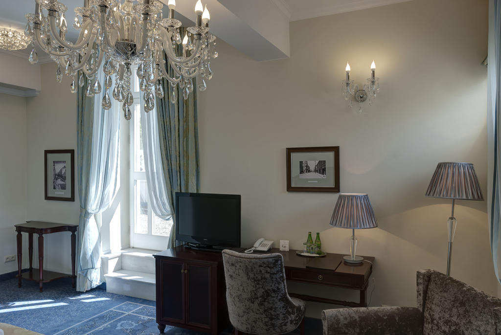Hotel Willa Hueta Kielce Zimmer foto